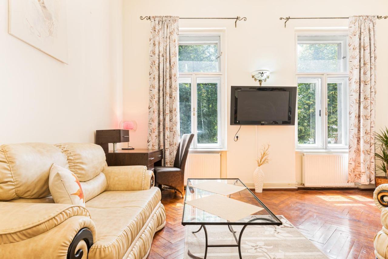 Hera Apartment - Old Town Braşov Extérieur photo